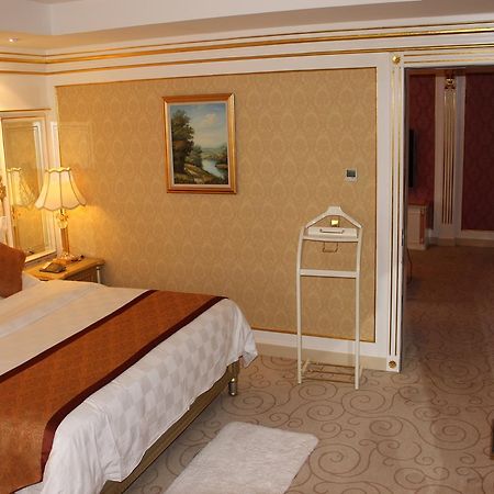 Winner International Hotel จิ้นเจียง ภายนอก รูปภาพ