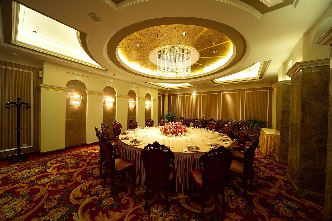 Winner International Hotel จิ้นเจียง ภายนอก รูปภาพ