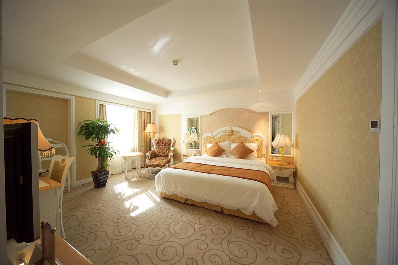 Winner International Hotel จิ้นเจียง ภายนอก รูปภาพ